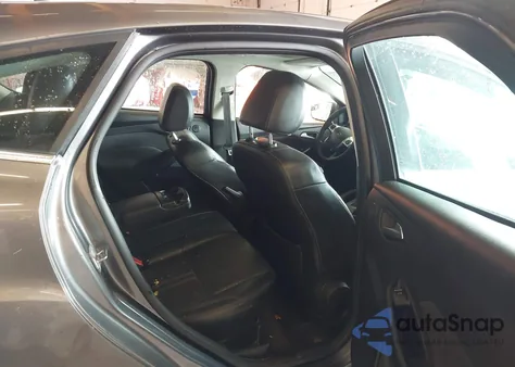 2014 Ford Focus Titanium z USA, uszkodzony, nr VIN 1FADP3N23EL317257